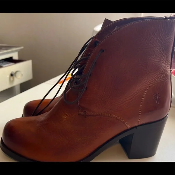 Frye Kendall chukka boots